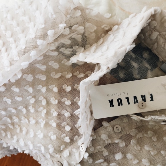 Textured puff sleeve top - Picture 4 of 5